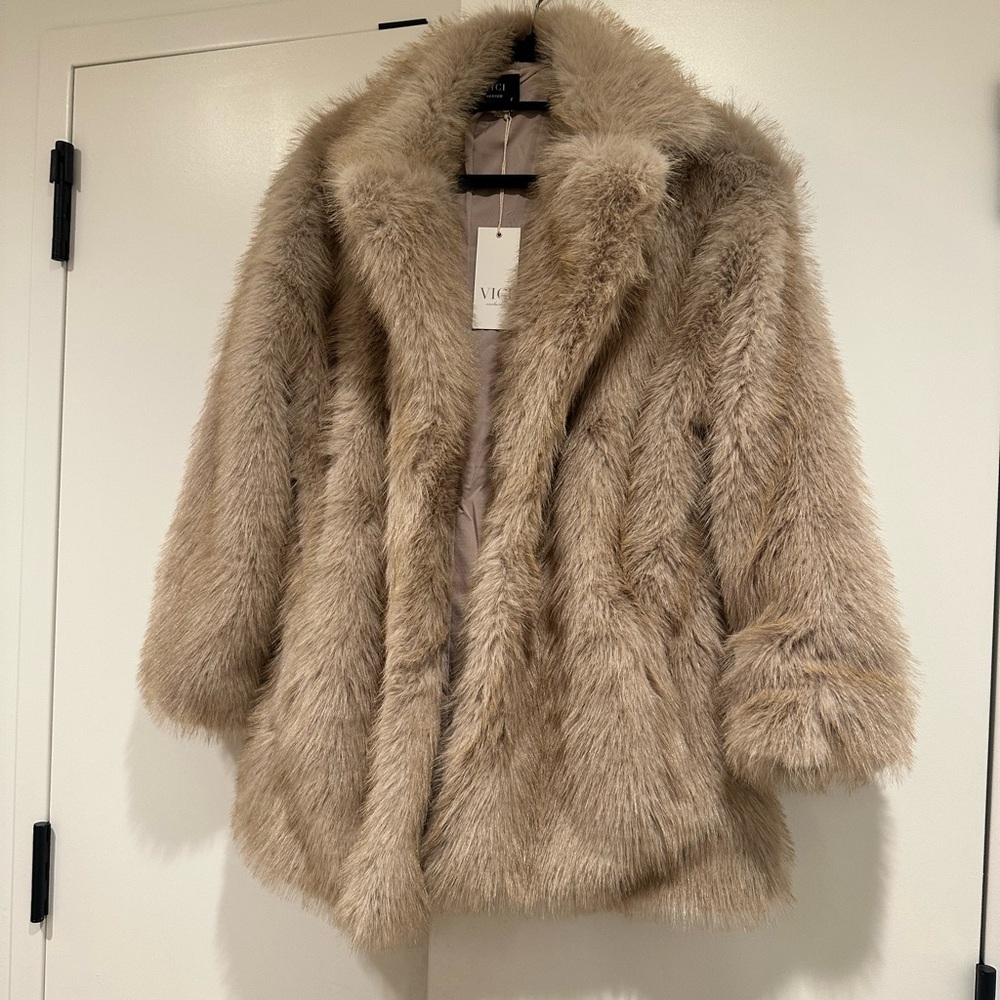 NWT Vici Faux Fur Coat